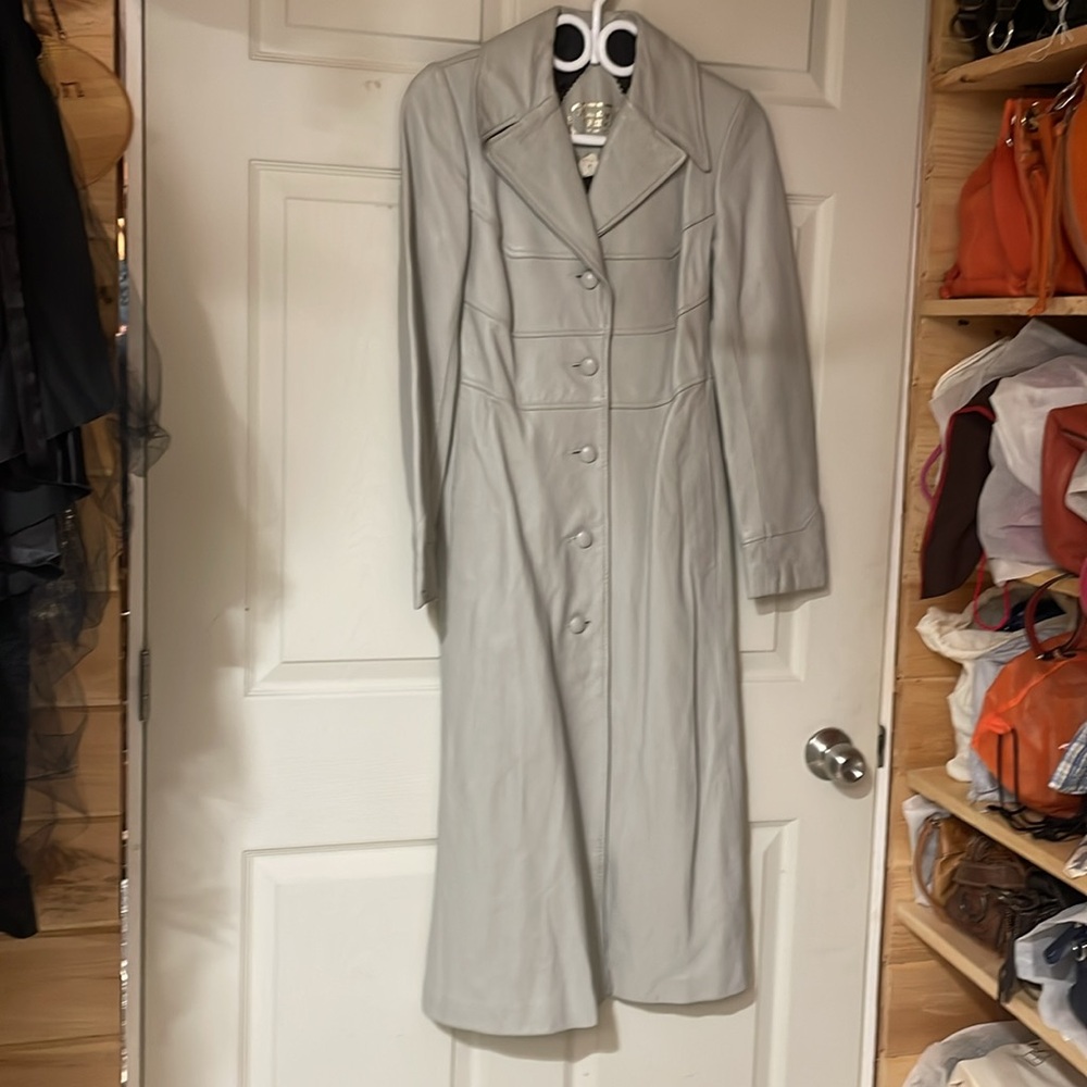 “Timothy William Fine Leathers”long gray leather coat